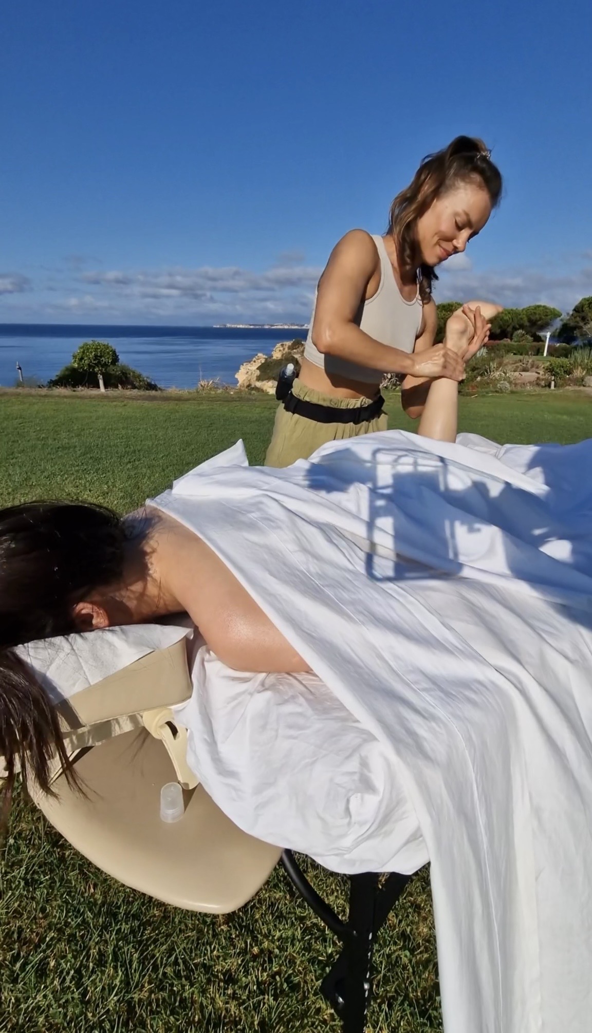 Luxury beach massage experience by My Chi Flow on the Algarve coast in Portugal
